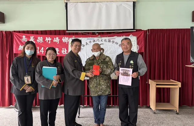 114.12.20 寒冬送暖活動照片 16
